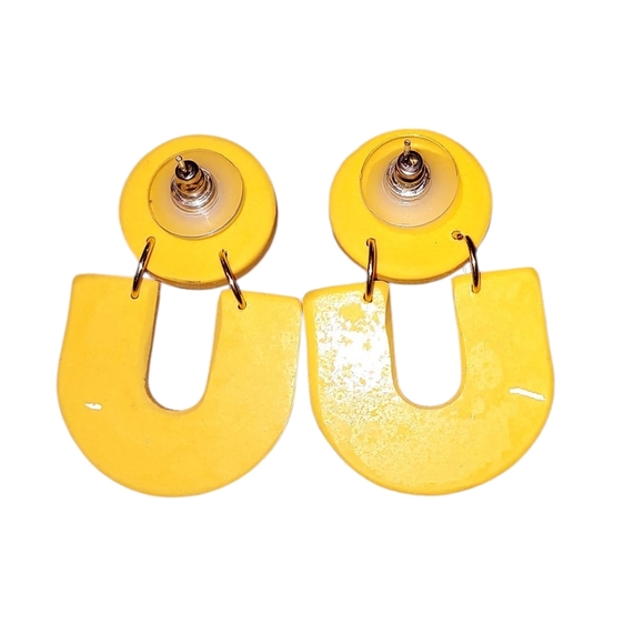 Floral Yellow and White Earrings - Picture 3 of 3